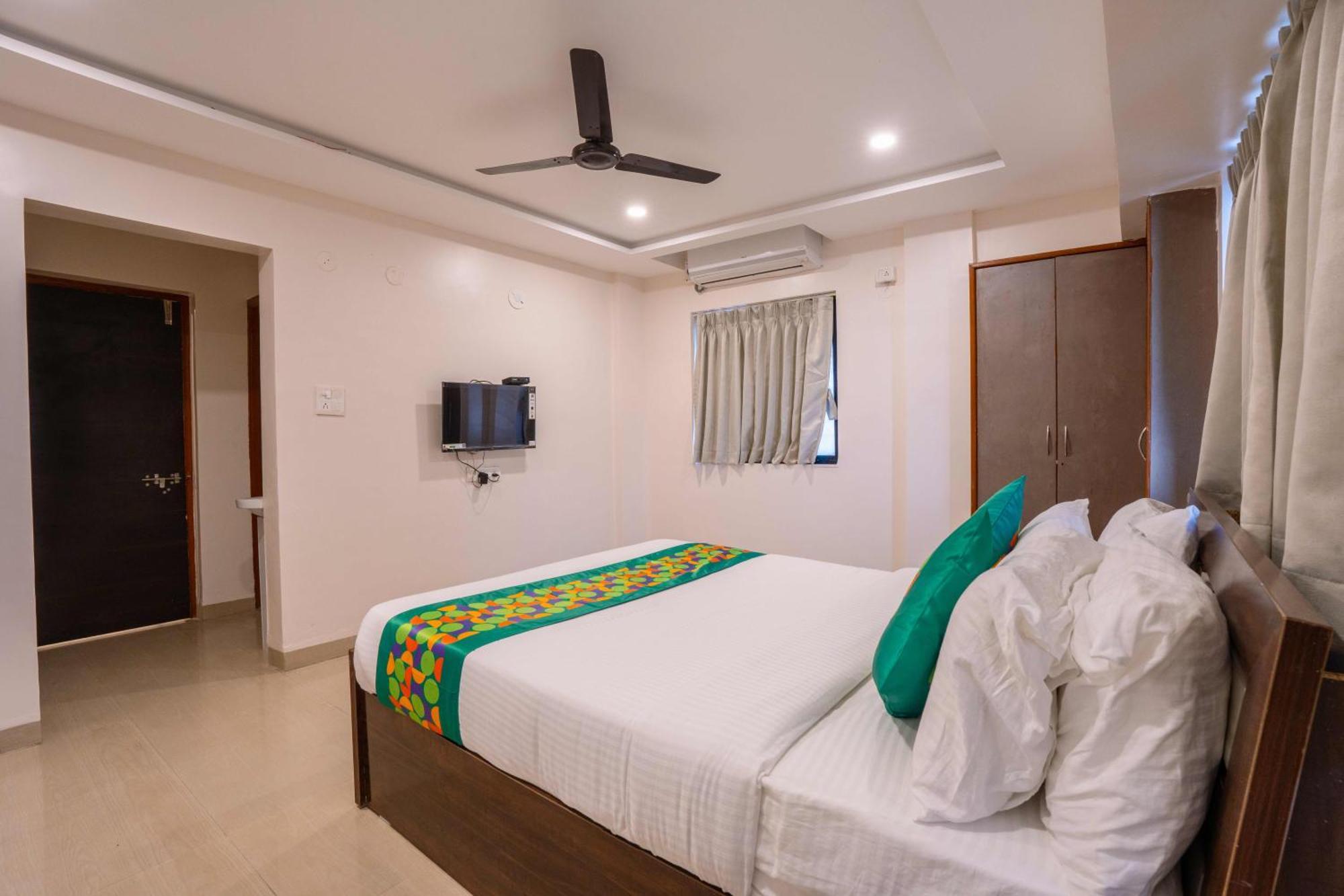 Treebo Royal Comfort Atithi Pune Eksteriør bilde
