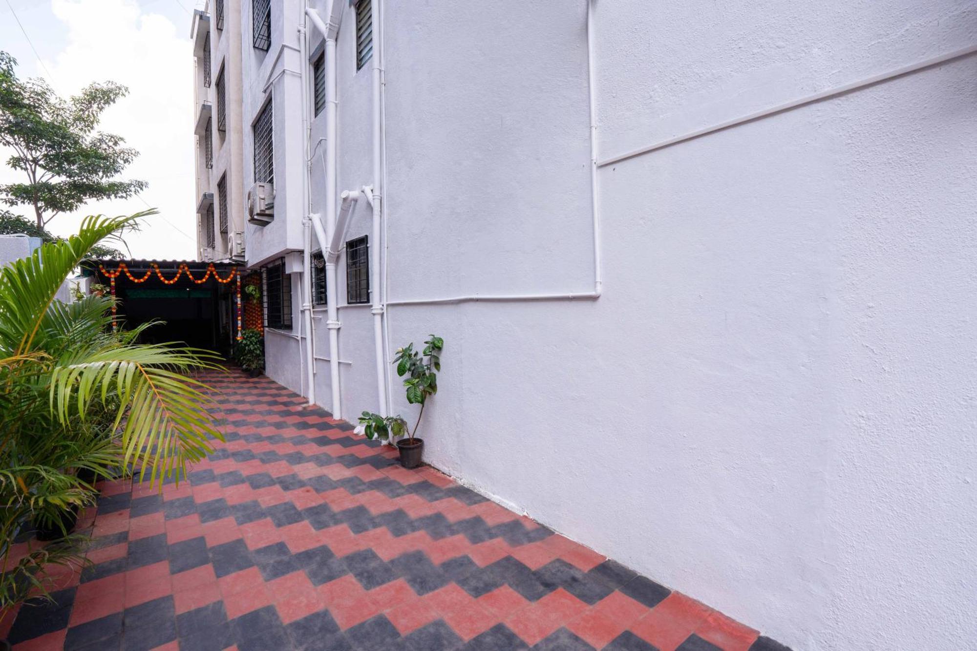 Treebo Royal Comfort Atithi Pune Eksteriør bilde