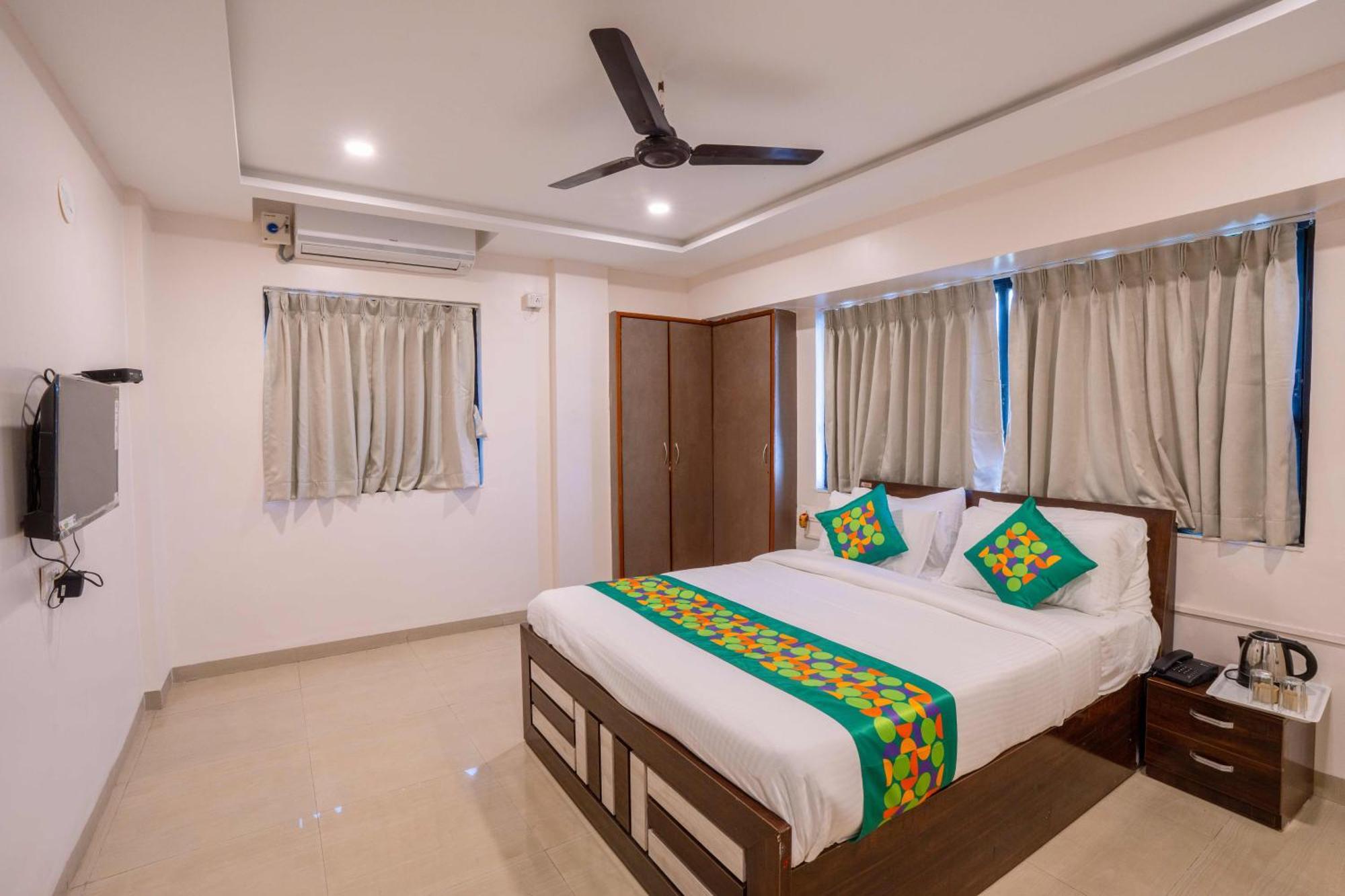 Treebo Royal Comfort Atithi Pune Eksteriør bilde